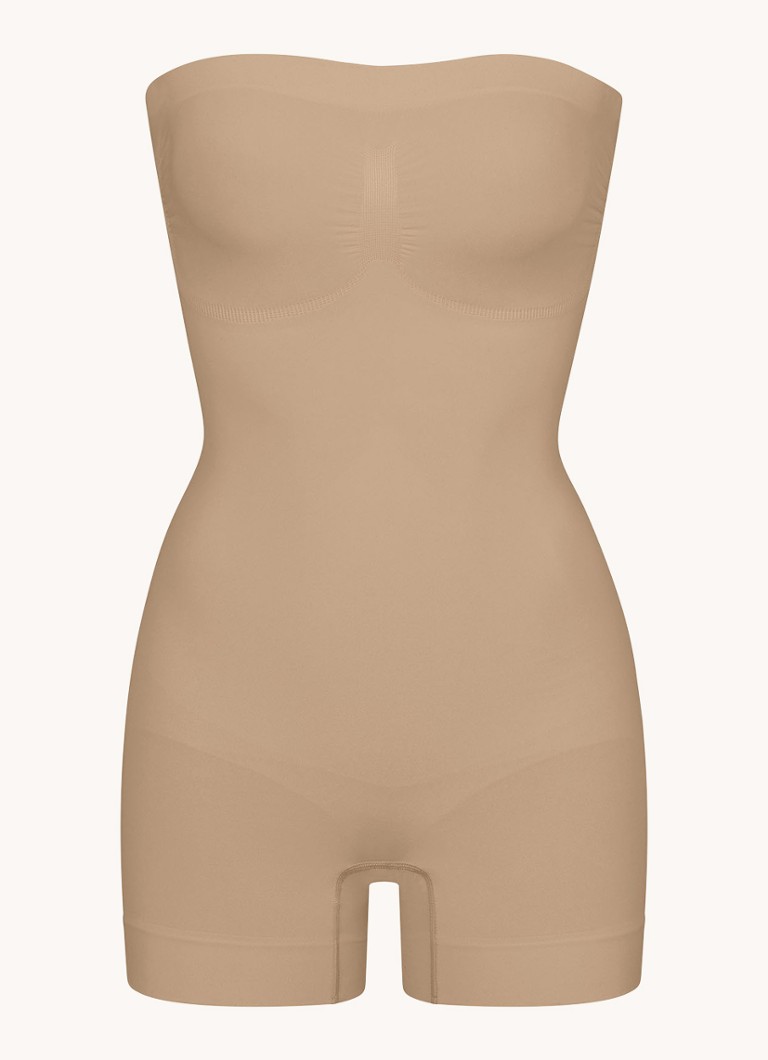 SKIMS Dames Seamless Sculpt strapless corrigerende body in de kleur Beige, maat: M