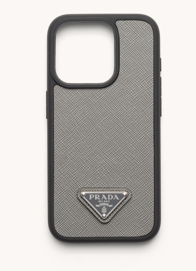 Prada Dames Telefoonhoes van leer voor iPhone 15 Pro in de kleur Lichtgrijs