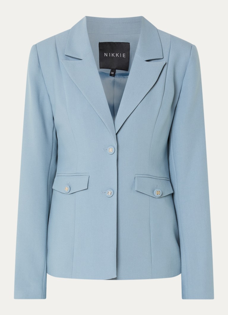 NIKKIE Dames Alani blazer met paspelzakken in de kleur Lichtblauw