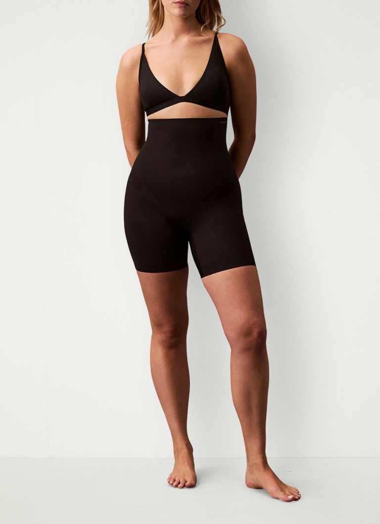 Calvin Klein Dames Stay Put Stretch high waisted corrigerende short in de kleur Zwart