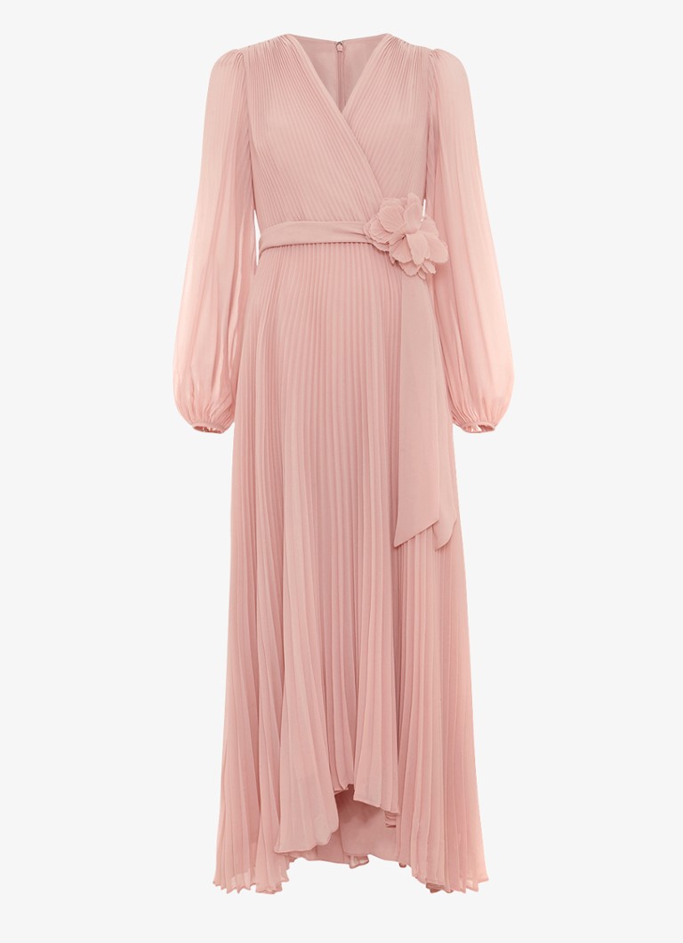 Phase Eight Dames Isadora maxi jurk met plissé en strikceintuur in de kleur Lichtroze