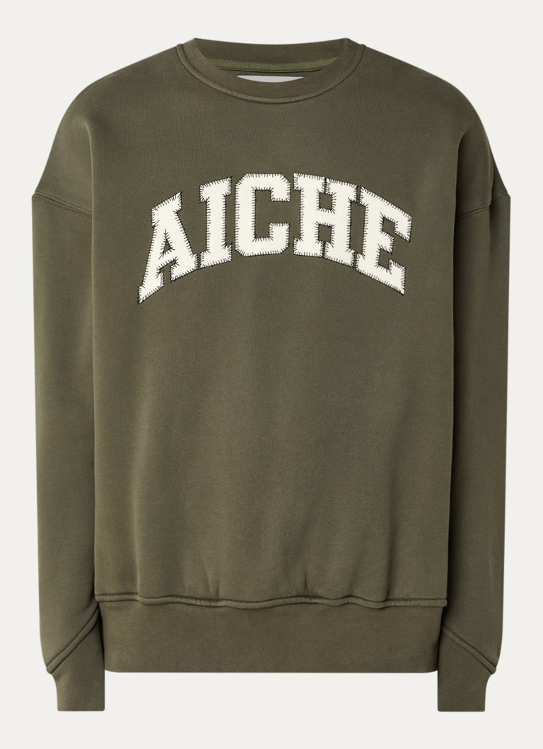 Aiche Heren College sweater met logoborduring in de kleur Bronsgroen, maat: M