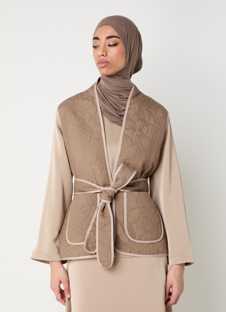 LES Atelier - Ouarda gilet met opgestikte zakken en strikceintuur - Bruin