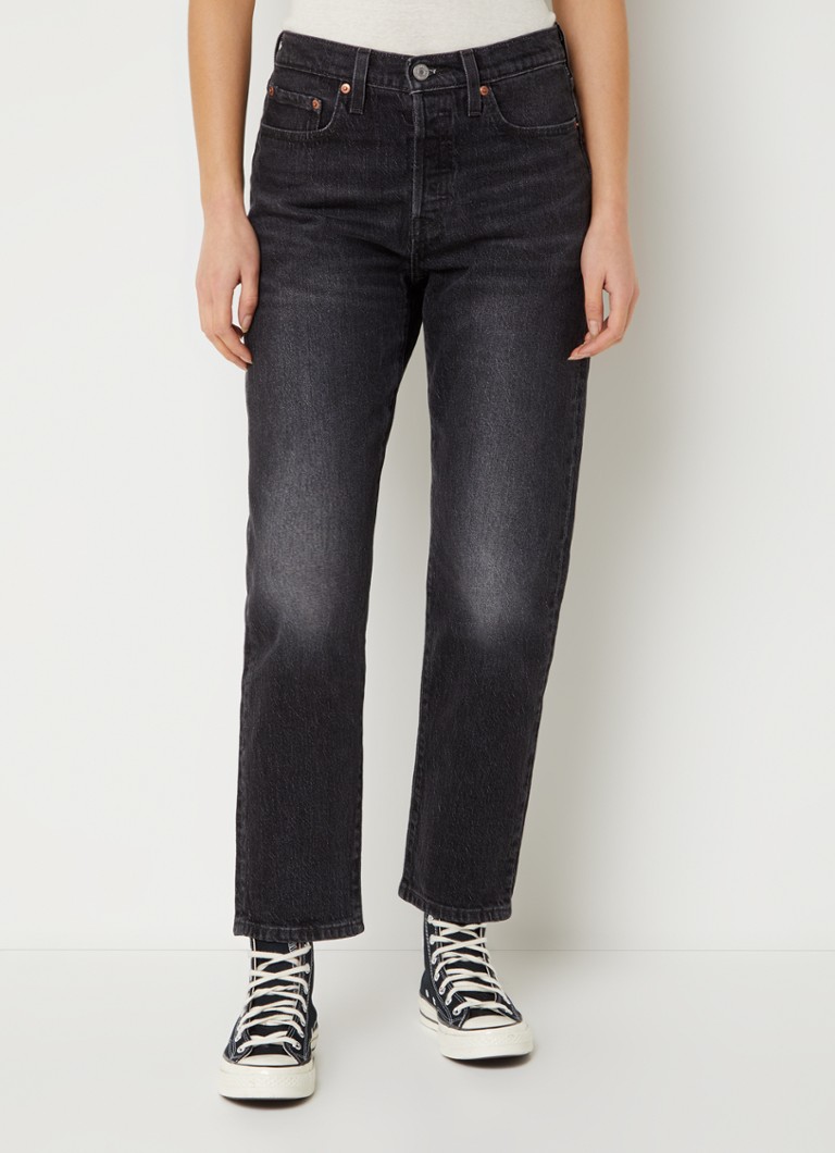 Levi's High waist tapered cropped jeans met gekleurde wassing • Zwart ...