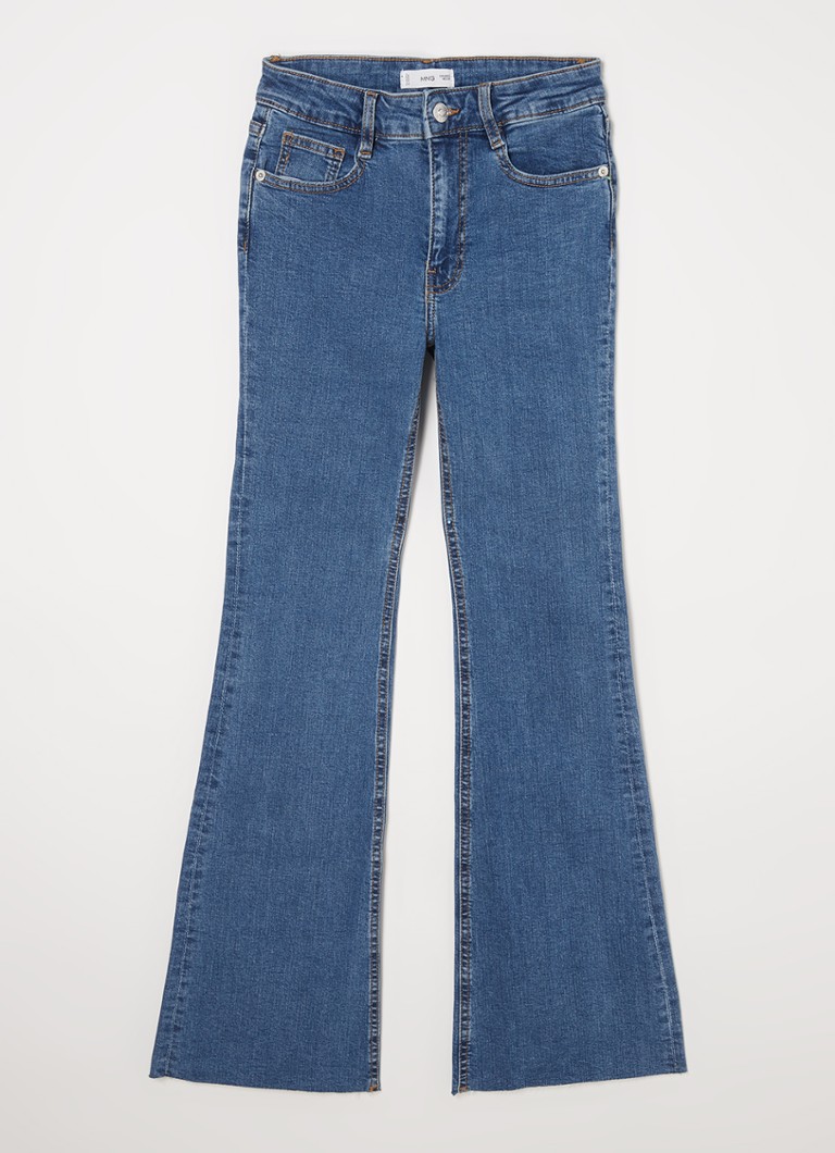 MANGO - Flared fit jeans met gerafelde zoom - Indigo
