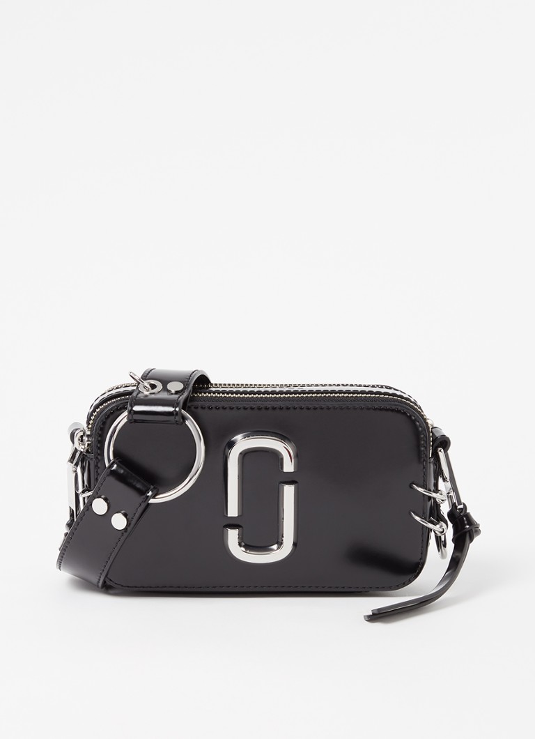 Marc Jacobs The Pierced Snapshot crossbodytas van lakleer • Zwart • de Bijenkorf