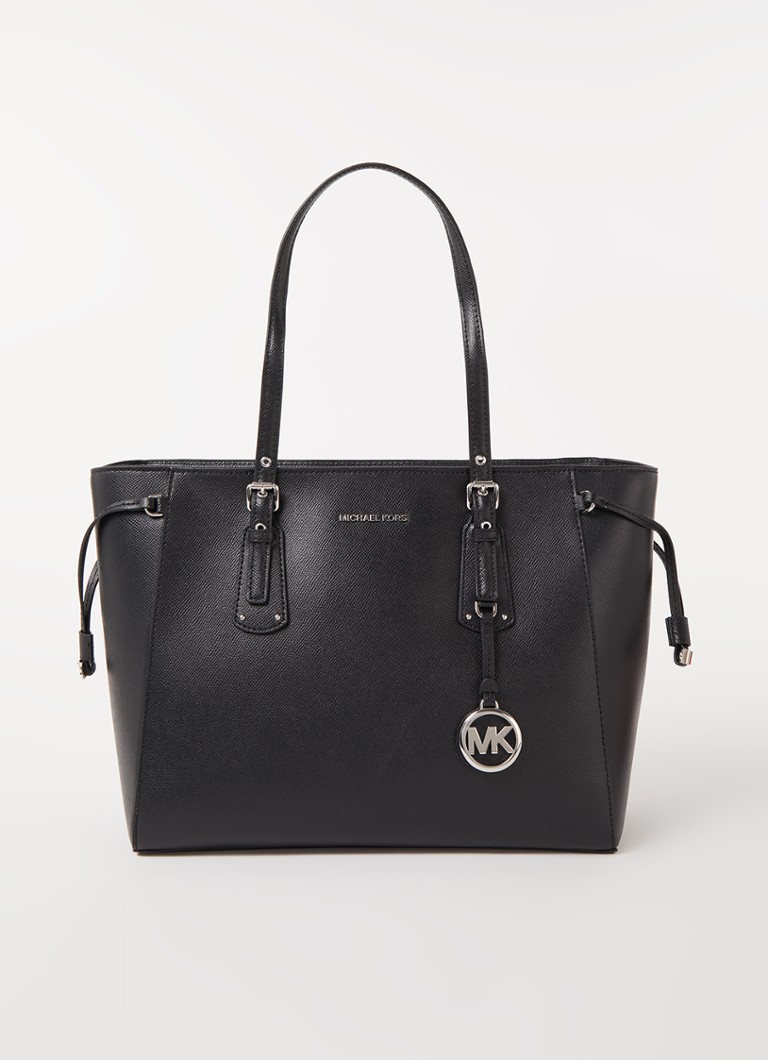 Michael Kors Voyager Medium schoudertas leren details • Zwart • de Bijenkorf