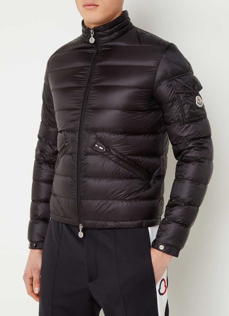 Moncler - Gewatteerde jas met donsvulling en logopatch - Zwart