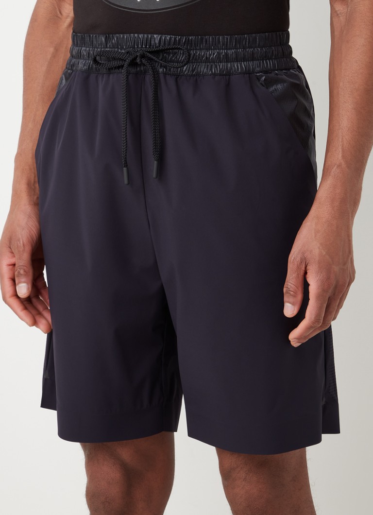 hoofd Verschillende goederen schild Moncler Loose fit korte broek met stretch • Donkerblauw • de Bijenkorf hoofd Verschillende goederen schild Moncler Loose fit korte broek met stretch • Donkerblauw • de Bijenkorf