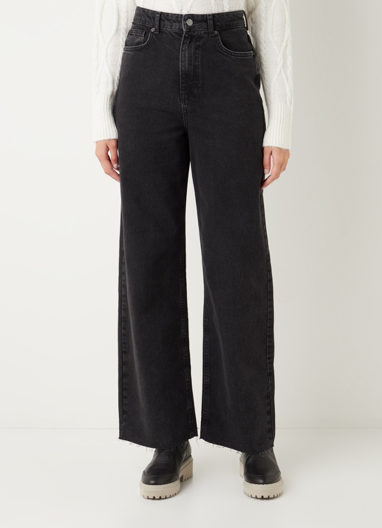 NA-KD - High waist wide leg jeans met gerafelde zoom - Zwart