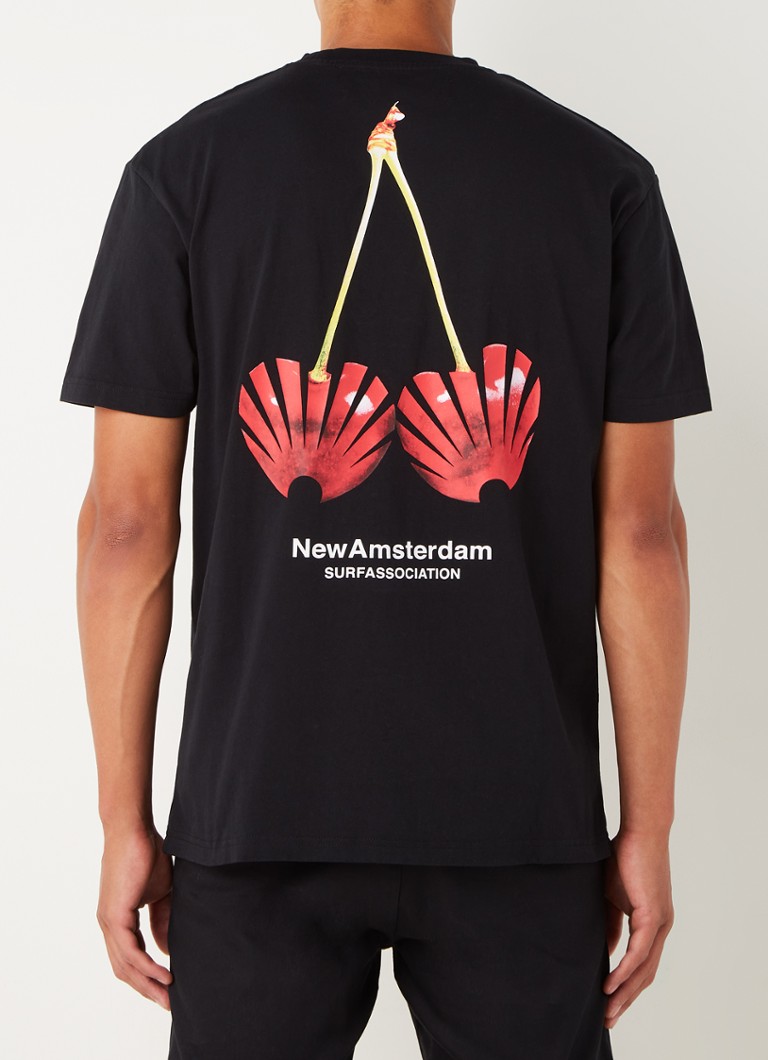 New Amsterdam Surf Association - Cherry T-shirt met front- en backprint - Zwart