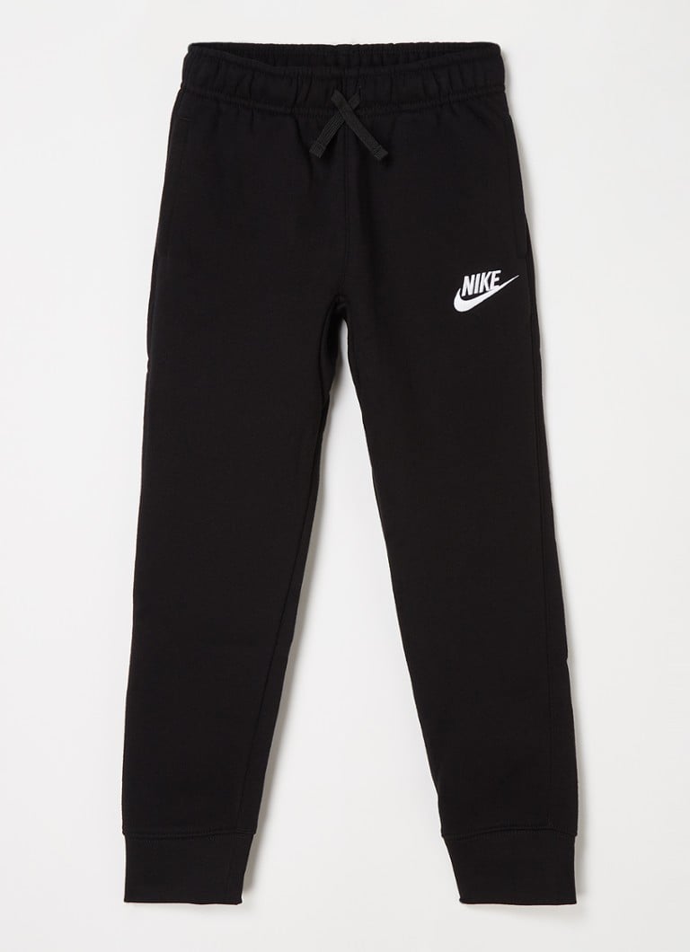 Nike Club Fleece tapered joggingbroek met logo • Zwart • de Bijenkorf