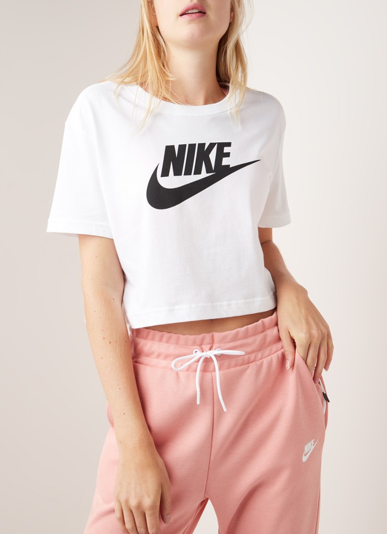 Nike - Essential trainings cropped T-shirt met logoprint - Wit