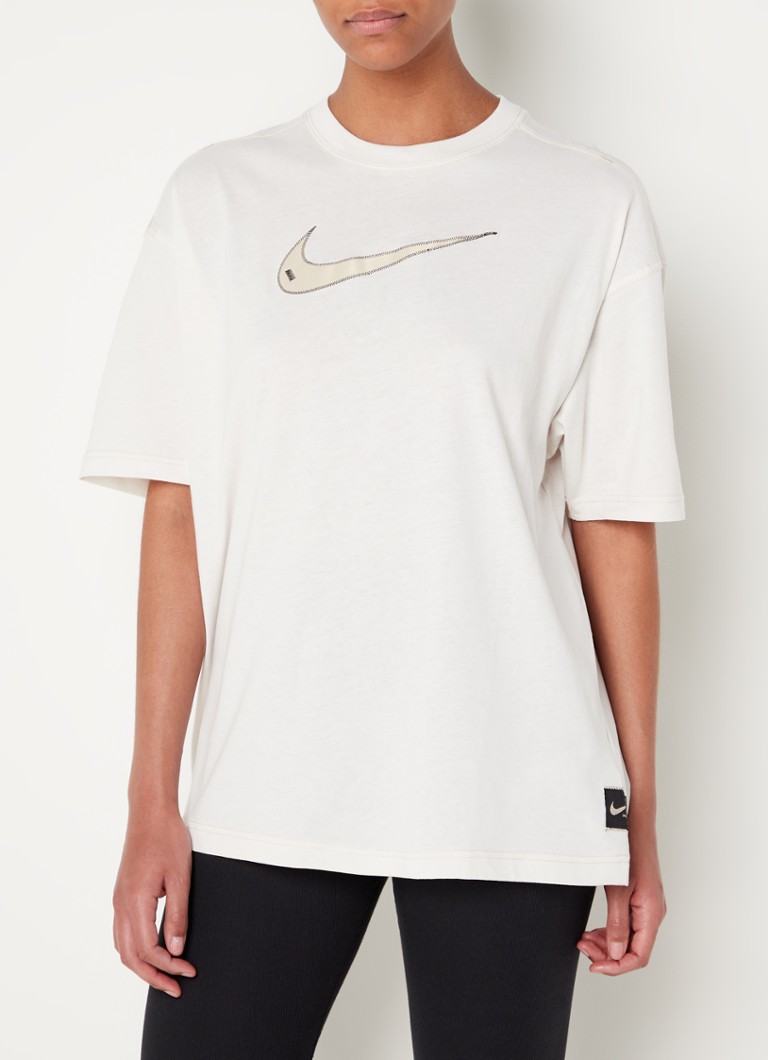 Nike - Oversized trainings T-shirt met logoborduring - Gebroken wit