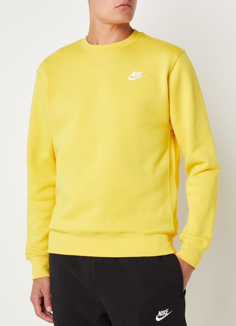 Nike - Sweater met logoborduring - Geel