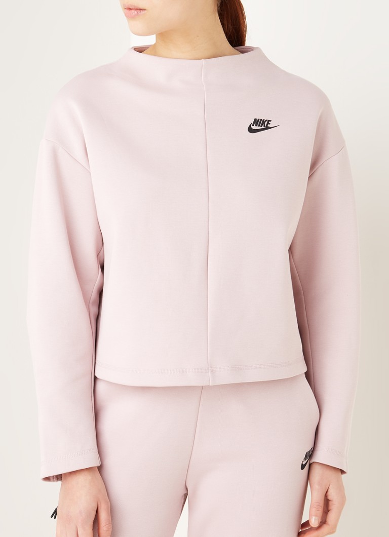 licht roze nike tech