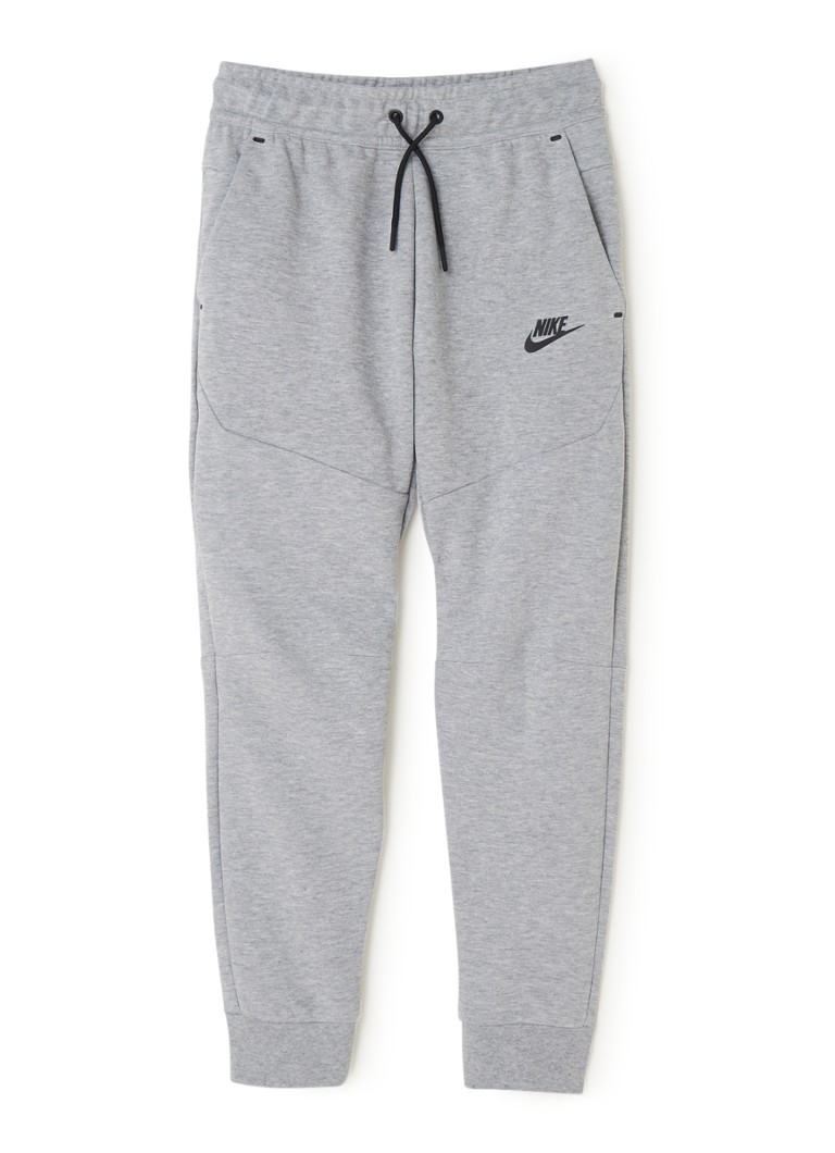 enkel en alleen Scully vervagen Nike Tech Fleece tapered fit joggingbroek met logo • Grijs • de Bijenkorf enkel en alleen Scully vervagen Nike Tech Fleece tapered fit joggingbroek met logo • Grijs • de Bijenkorf
