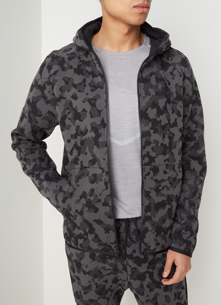 Wind Begrip bende Nike Tech fleece vest met capuchon met camouflagedessin • Legergroen • de  Bijenkorf