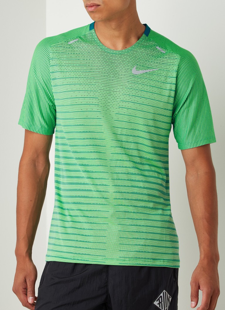 Nike - TechKnit hardloop T-shirt met Dri-FIT en streepprint - Groen