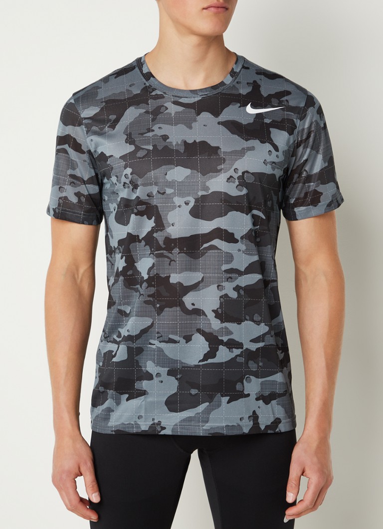 Nike - Trainings T-shirt met camouflageprint en Dri-FIT  - Grijs