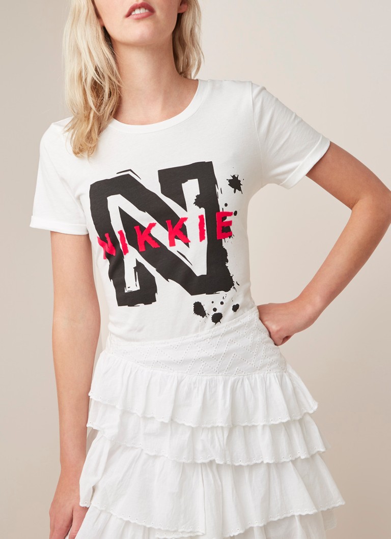 Nikkie Paint T Shirt Met Flock Logoprint Gebroken Wit De Bijenkorf