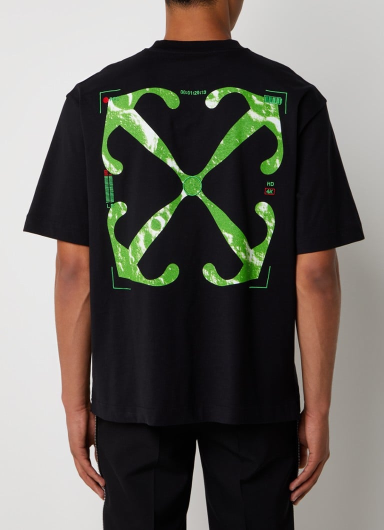 Handvest voedsel Mondwater Off-White Moon Cam Arrow Skate T-shirt met logo- en backprint • Zwart • de Bijenkorf Handvest voedsel Mondwater Off-White Moon Cam Arrow Skate T-shirt met logo- en backprint • Zwart • de Bijenkorf