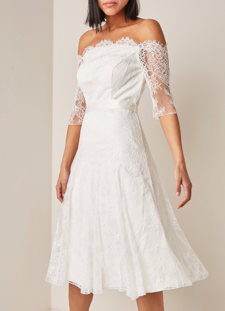 Phase Eight - Evette off shoulder trouwjurk van kant  - Gebroken wit