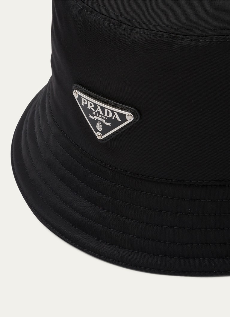 Elasticiteit Patois Precies Prada Re-Nylon bucket hoed met logo • Zwart • de Bijenkorf
