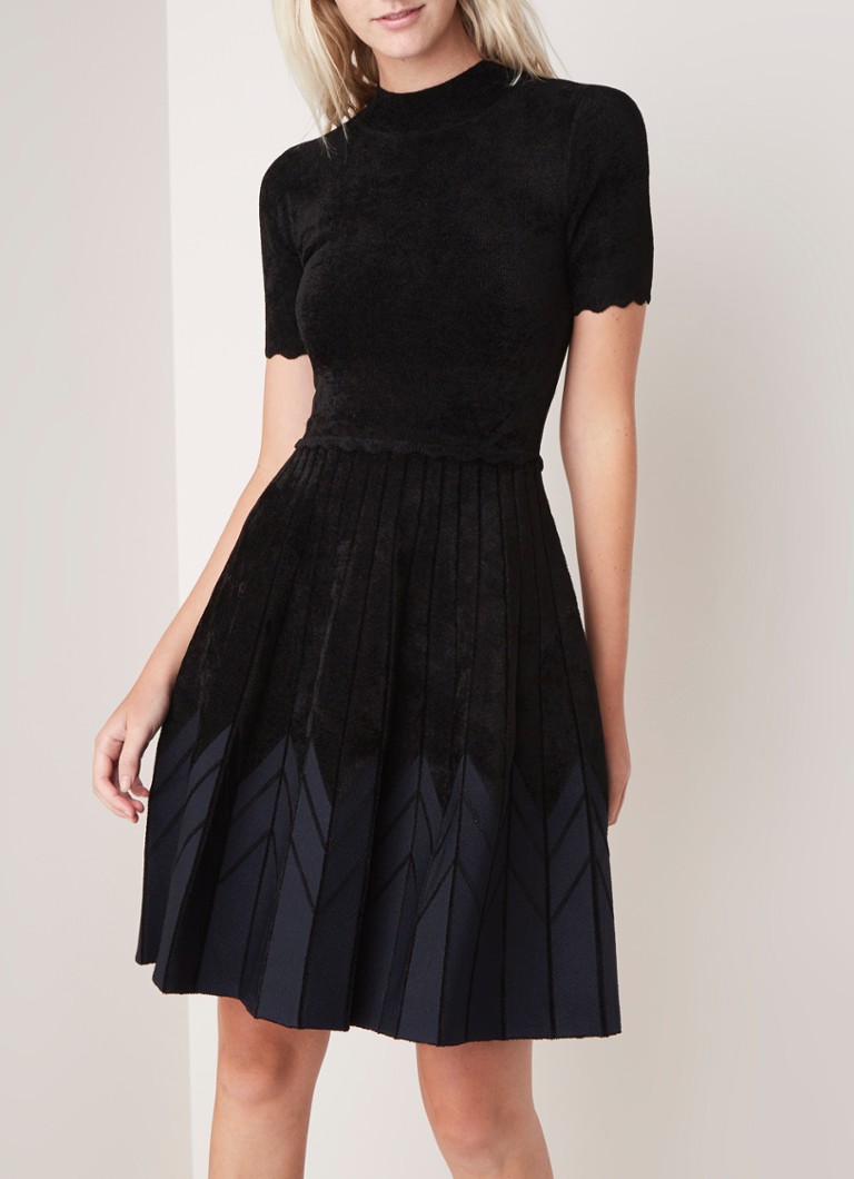 Sandro - Midi-jurk van chenille met plooien - Zwart