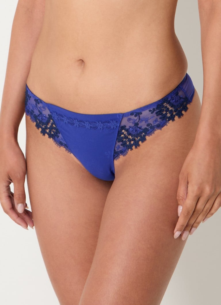 String Implicite De Simone Perele - Taille 4, Couleur Kir, Référence 29E700, Neuf