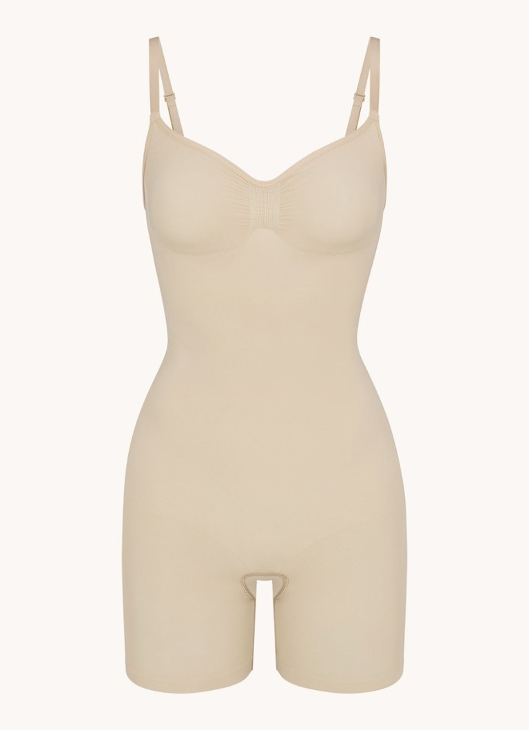 SKIMS - Seamless Sculpt corrigerende body met plooidetail - Zand