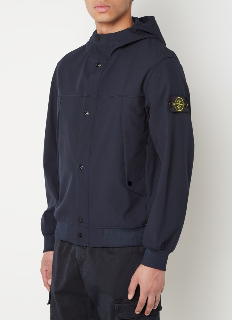 Stone Island 40227 Softshell Jack Met Logo En Capuchon • Donkerblauw