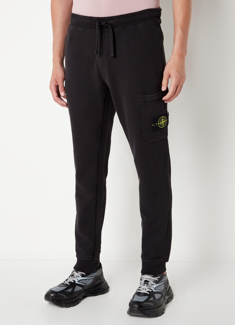 dividend vluchtelingen Fahrenheit Stone Island 64520 Tapered fit joggingbroek met logo • Zwart • de Bijenkorf