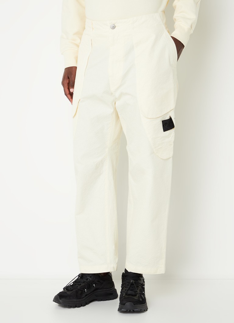 Stone Island Shadow Project Tinto Carpo regular fit broek met steekzakken • Gebroken wit • de Bijenkorf