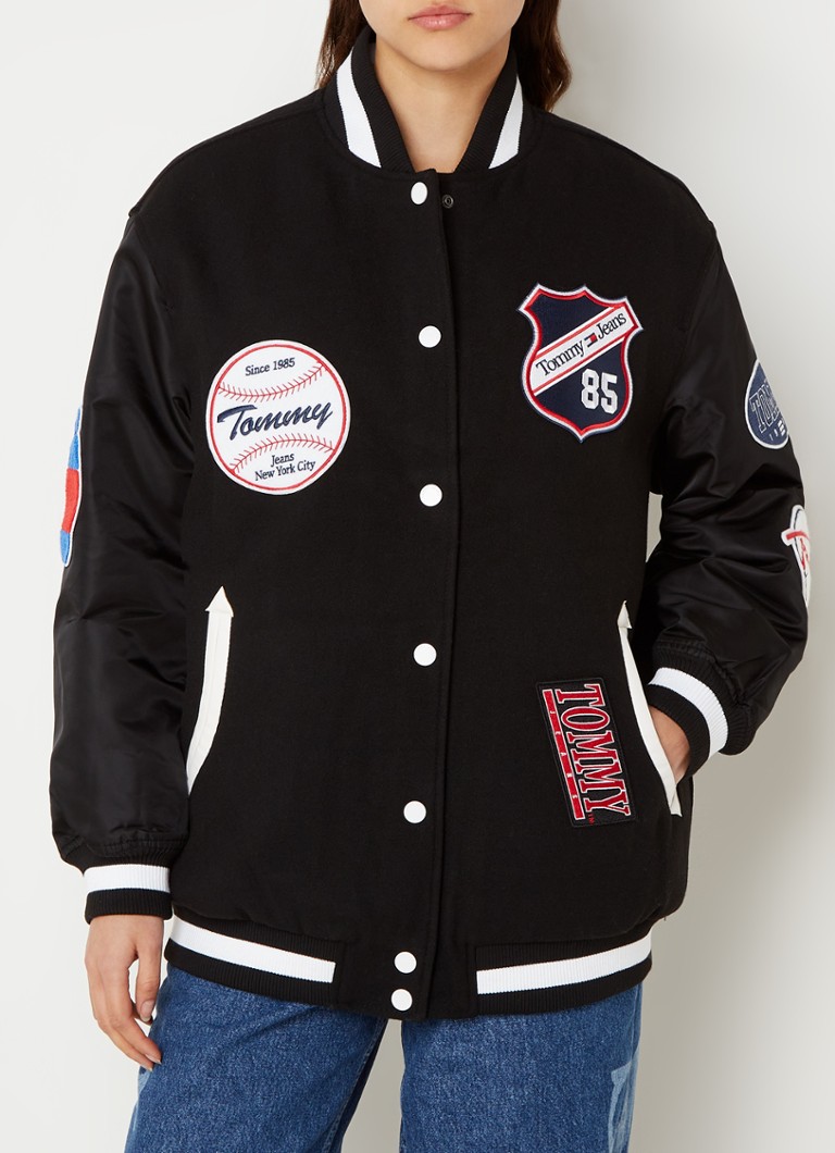 Tommy Hilfiger Gewatteerd baseball jack in wolblend met patches • Zwart de Bijenkorf