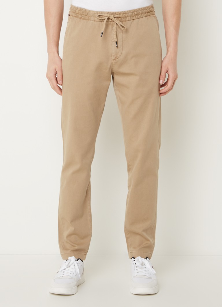 Tommy Hilfiger Harlem tapered fit chino met steekzakken • Camel • de ...