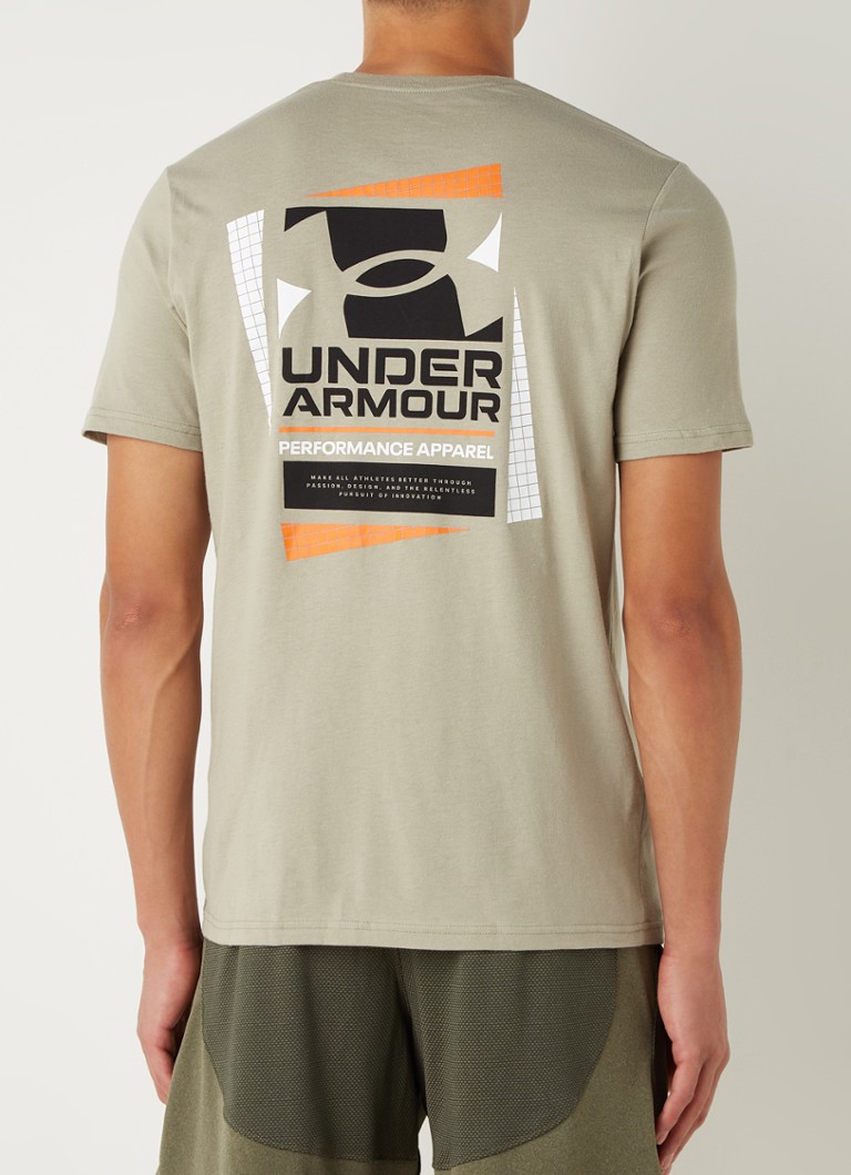 Under Armour Tshirt met logo en backprint • Olijfgroen • de Bijenkorf