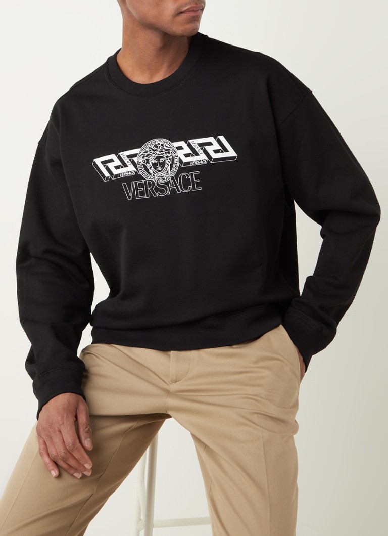 Fahrenheit Logisch Weggelaten Versace New Greca sweater met logoprint • Zwart • de Bijenkorf