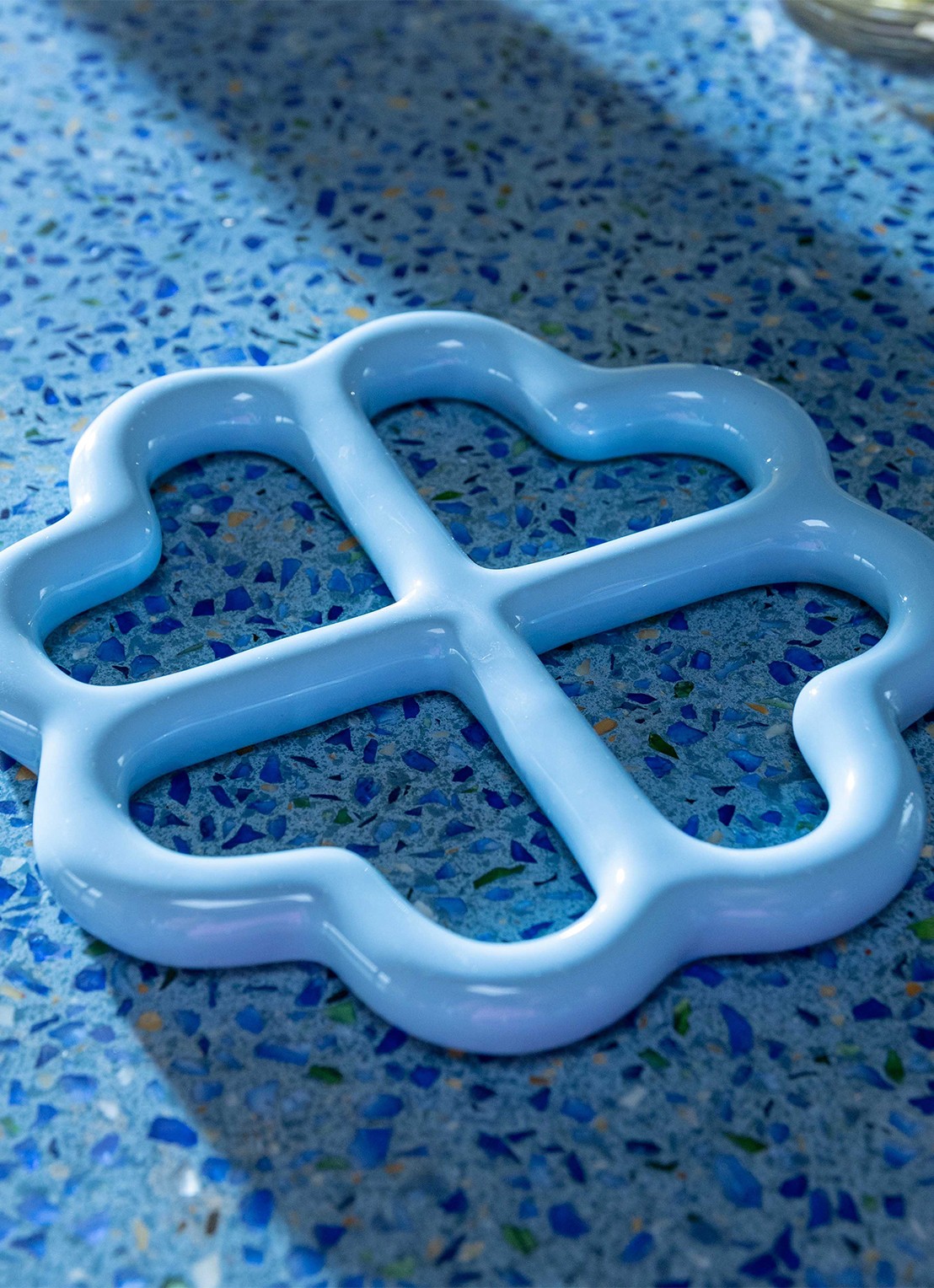 &Klevering Clover pannenonderzetter - detail blauw