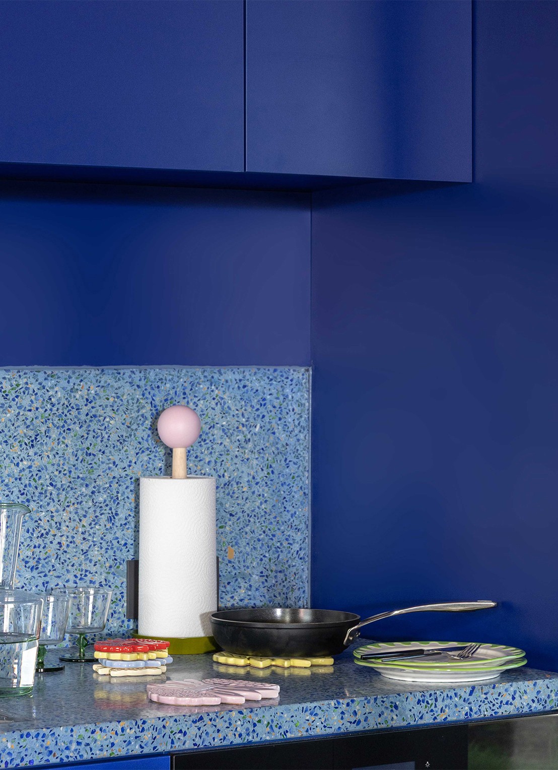 &Klevering Halma keukenrolhouder 35 cm - detail legergroen