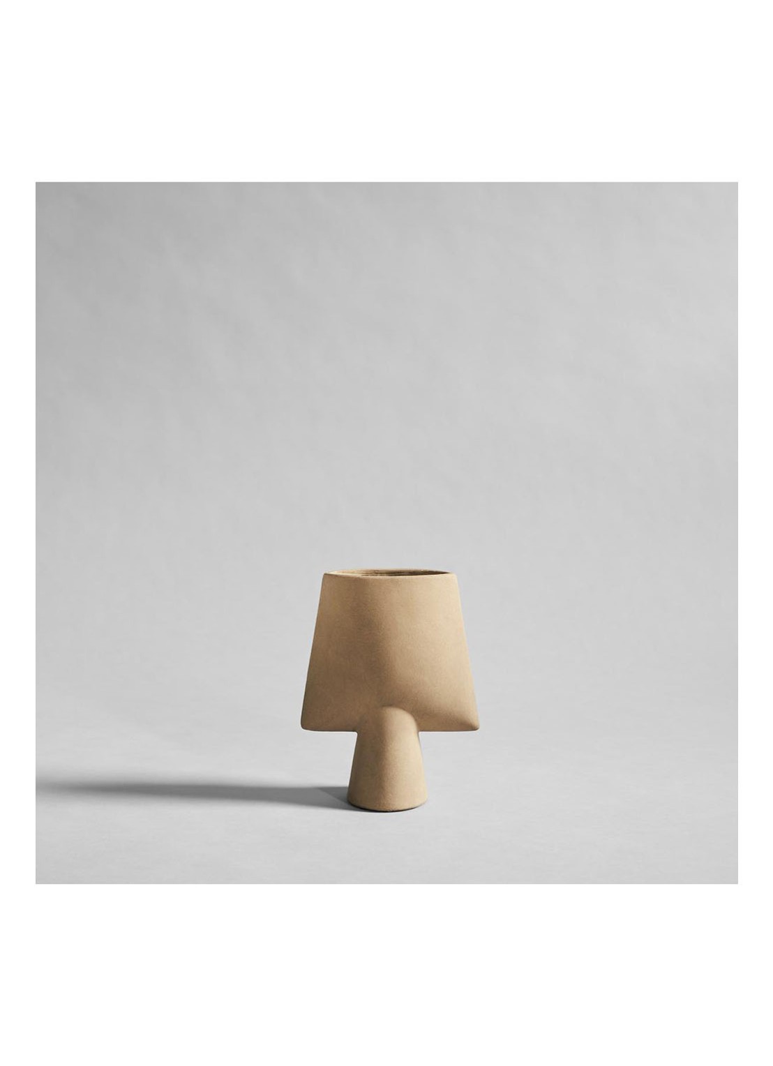 101 Copenhagen Sphere Square Mini vaas 25 cm - detail 2 beige