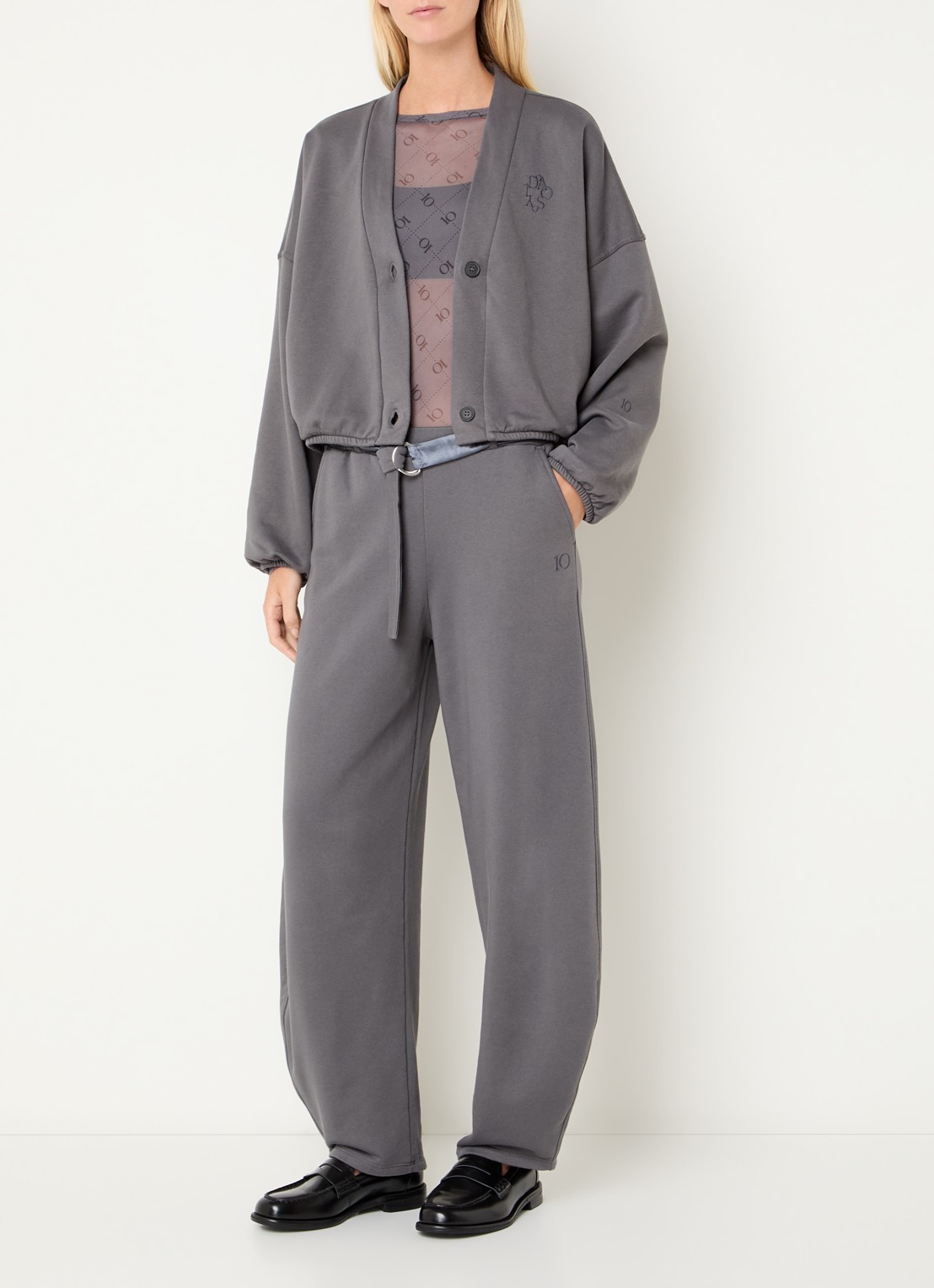 10DAYS Cropped vest met V-hals - voorkant 4 grijs
