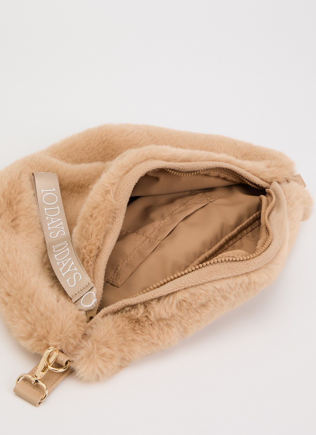 10DAYS Fluffy crossbodytas van imitatiebont - detail beige