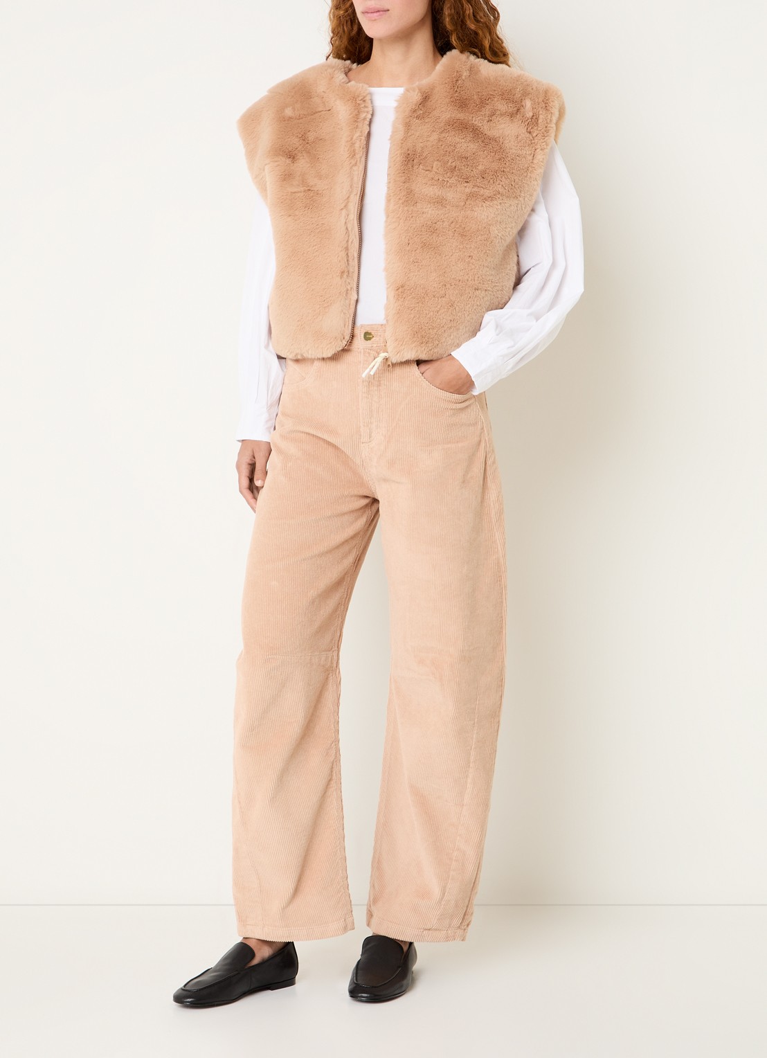 10DAYS Gilet van teddy met steekzakken - voorkant 2 beige