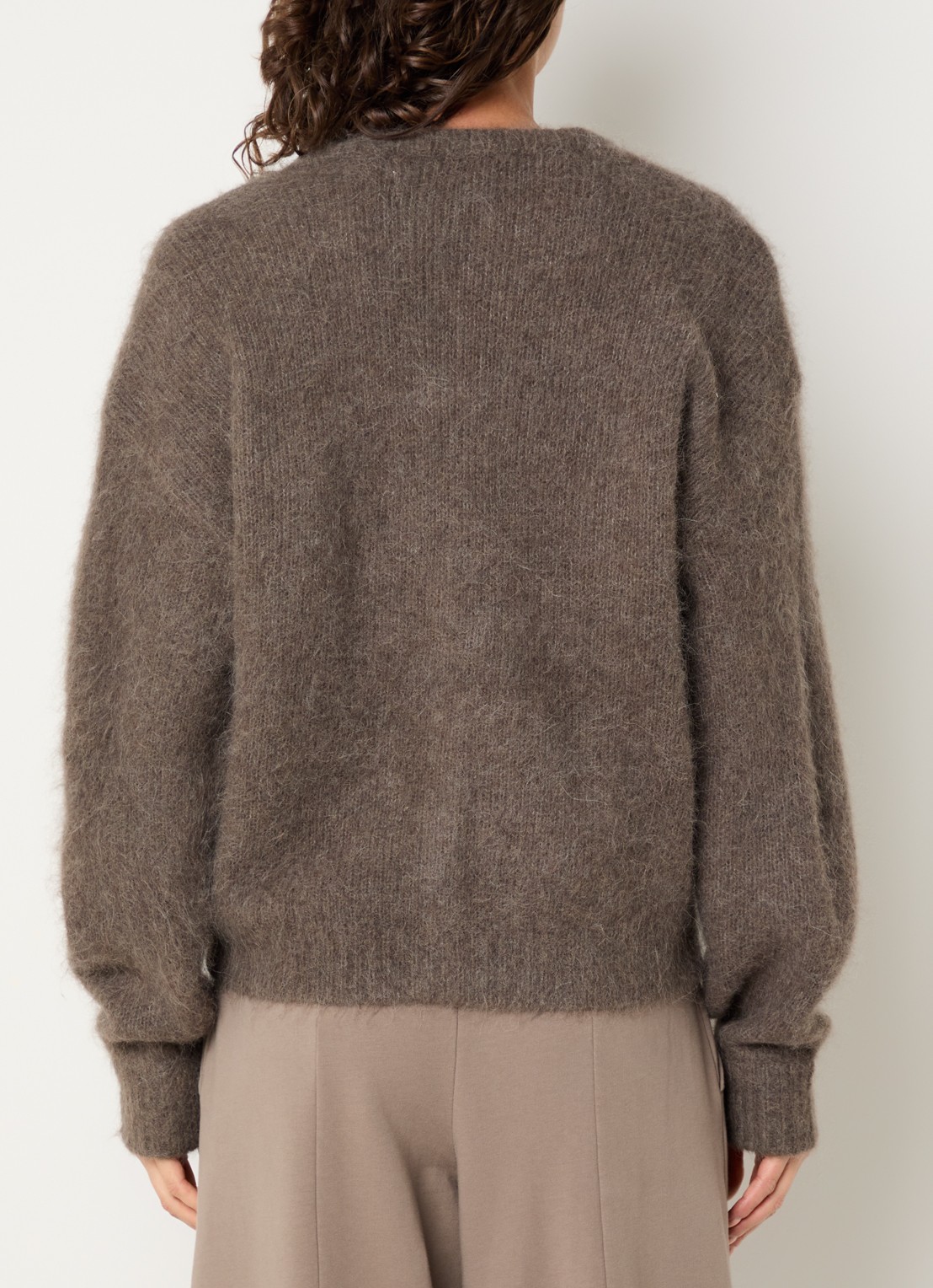 10DAYS Grofgebreid vest in alpaca wolblend met ingebreid logo - achterkant beige
