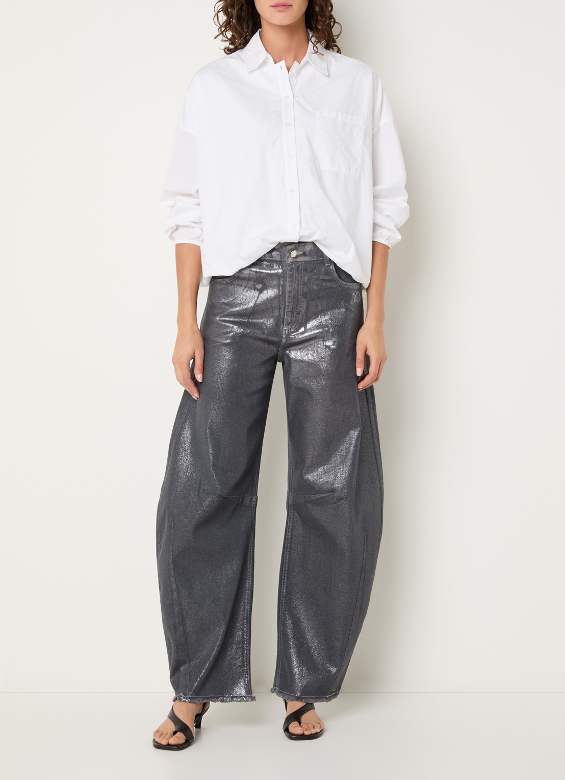 10DAYS High waist loose fit broek met metallic finish - voorkant 3 zilver