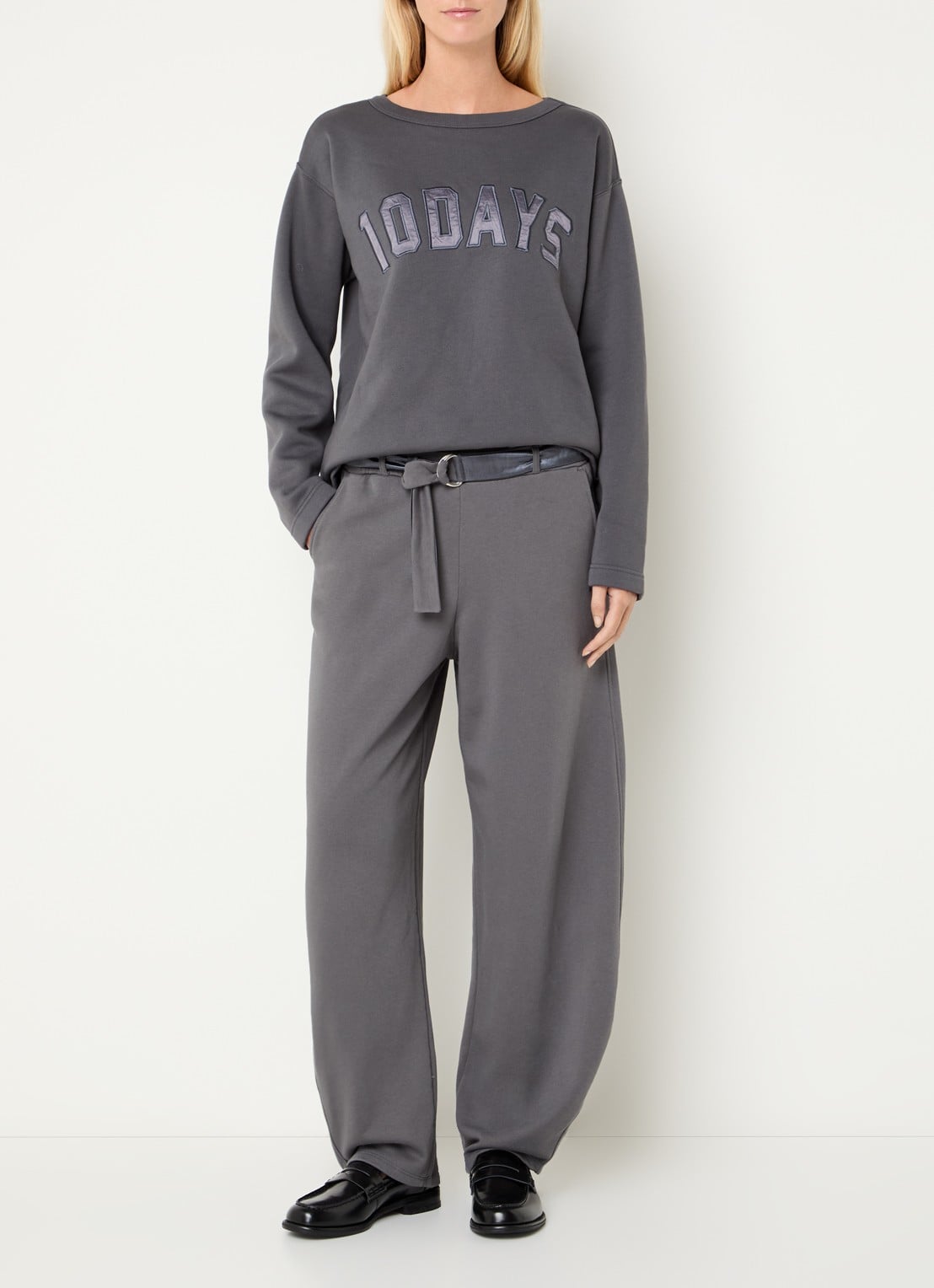 10DAYS High waist tapered fit broek met ceintuur en steekzakken - voorkant 4 donkergrijs