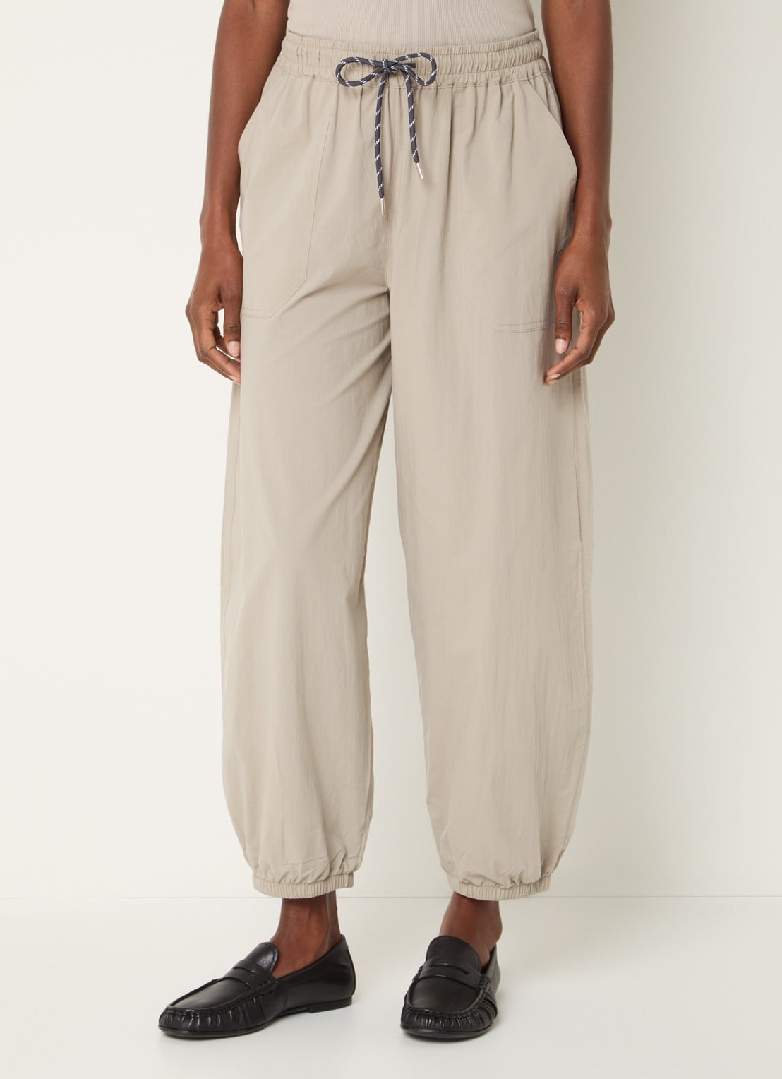 10DAYS High waist tapered fit joggingbroek met logoborduring - detail 2 khaki