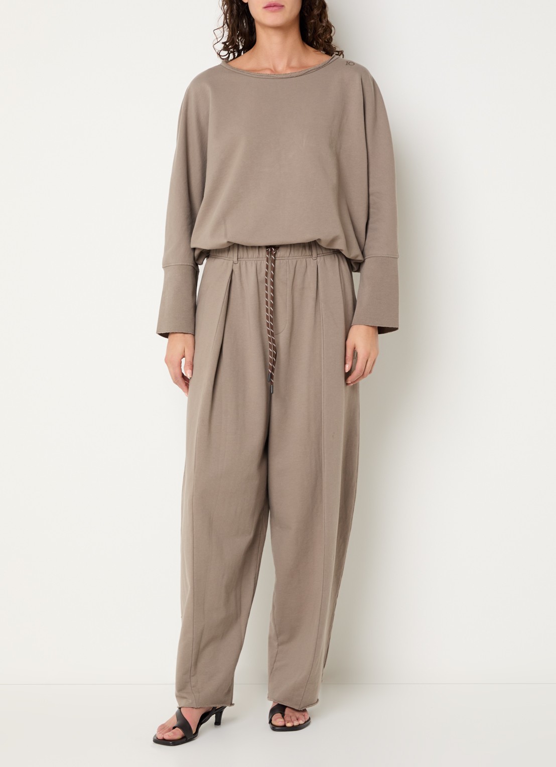 10DAYS High waist tapered fit joggingbroek met steekzakken - voorkant 3 beige