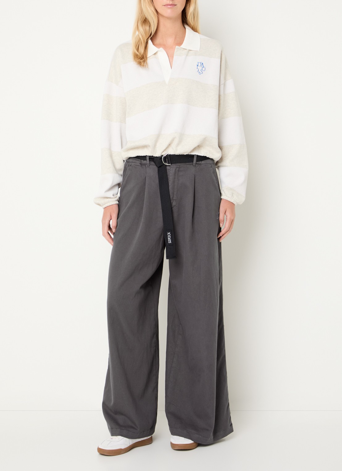 10DAYS High waist wide fit broek met ceintuur en steekzakken - voorkant 2 taupe